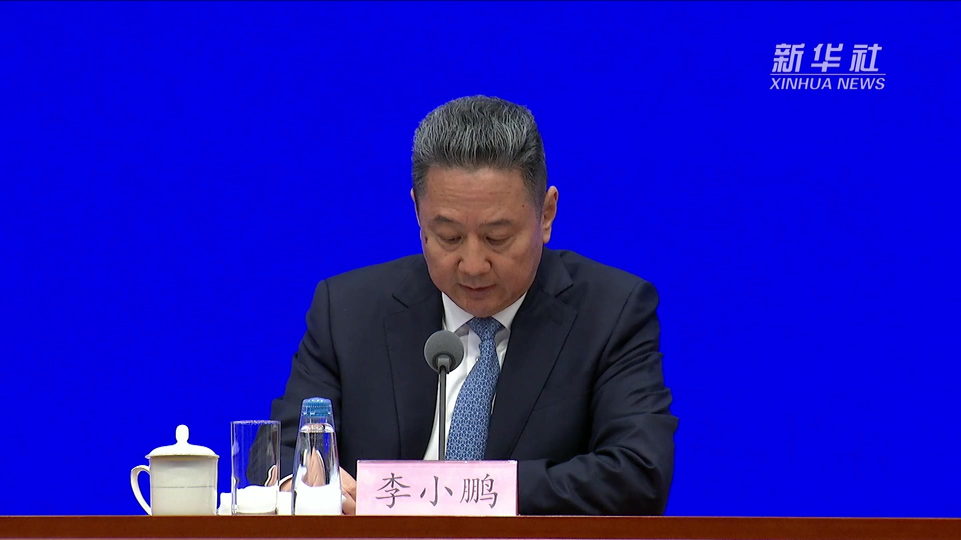 交通运输部：我国“6轴7廊8通道”综合立体交通网主骨架已基本成形