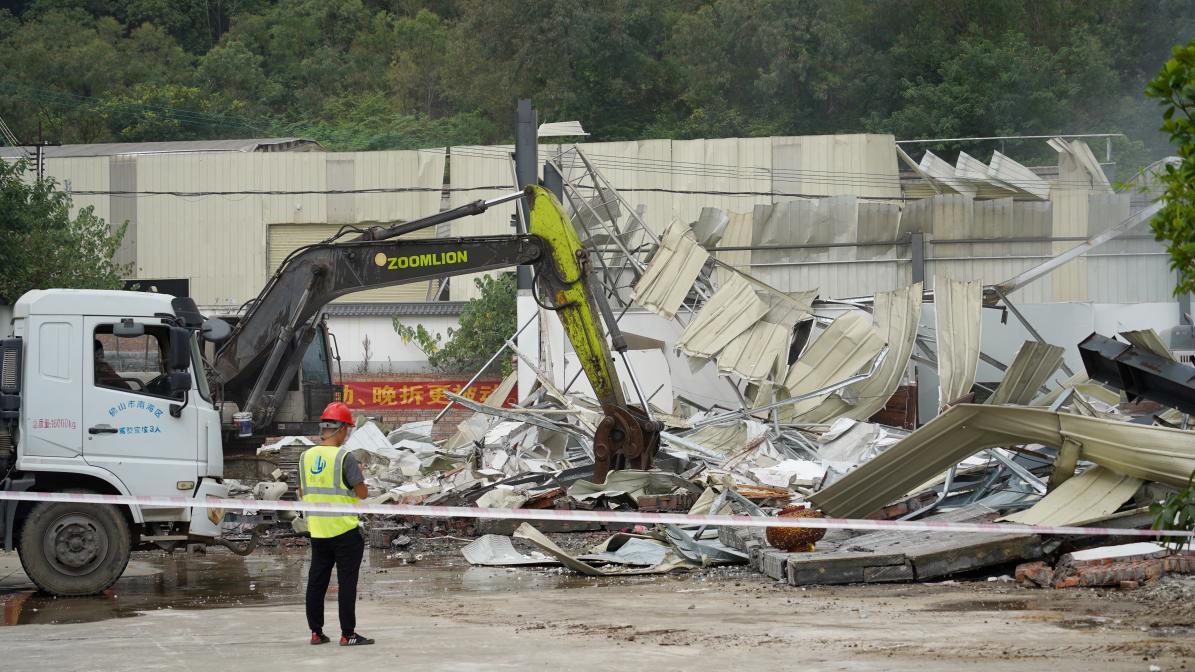 图：雍檀阁红木家具厂拆除现场
