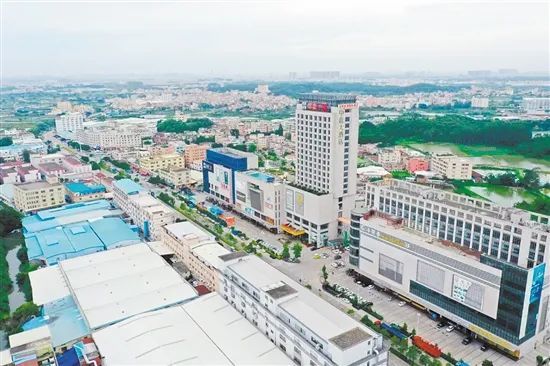 荷塘镇拥抱“双通道”，积极打造承接粤港澳大湾区产业协作发展的“东大门”专业镇 郭永乐 摄