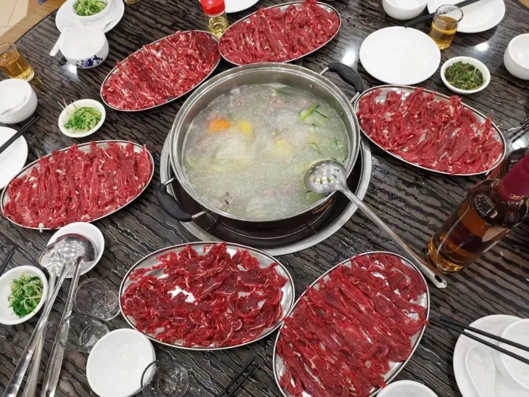 蓬江区棠下镇五洞村以牛肉餐饮优势特色产业发展迅猛而闻名珠三角 郭永乐 摄