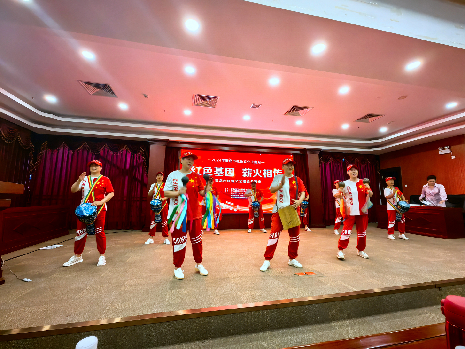 “红色基因 薪火相传” 青岛市红色文艺进企业演出活动暨党员签约仪式在青岛新视界眼科医院成功举行