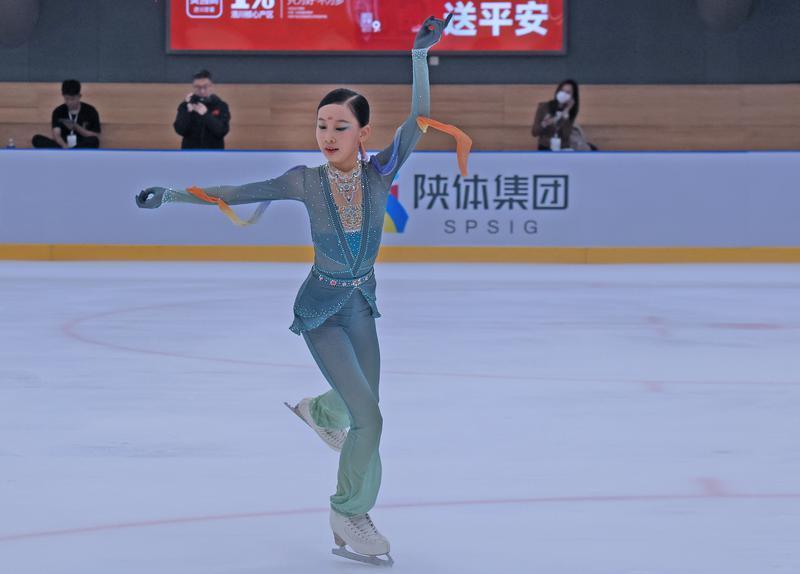 西安花滑少年谷佳宸喜获2024年中国花样滑冰俱乐部联赛银牌