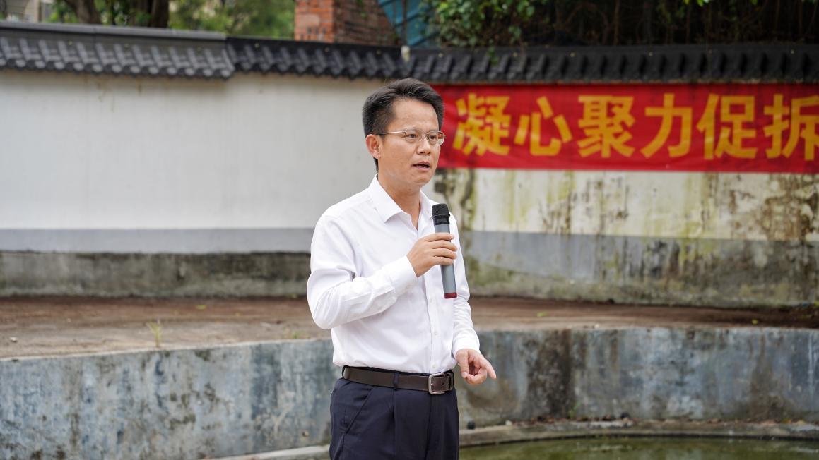图：南海区区长王勇现场作动员讲话