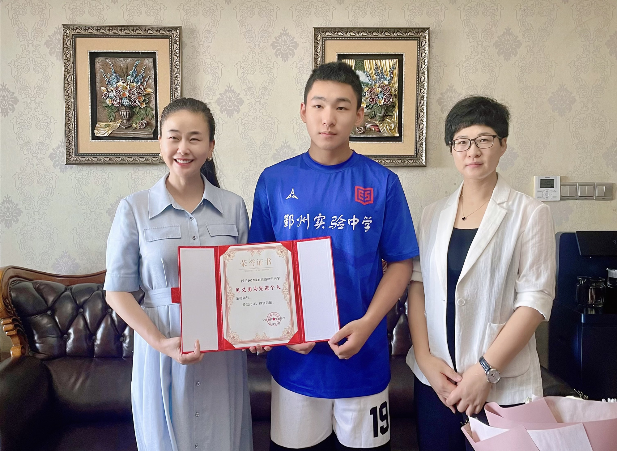 赞宁波 见文明|15岁“小孩哥”盛徐荦教科书式救人 急救科普专场发布会温情举办