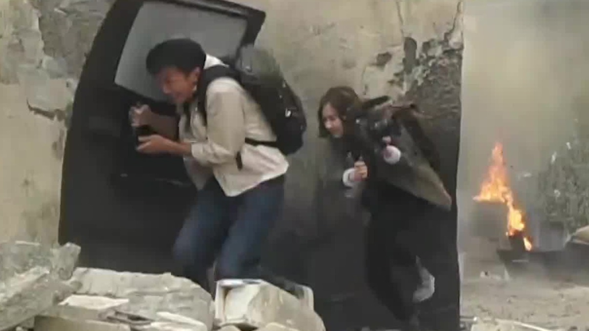 为了呈现真实的动作场面，谢霆锋坚持真爆破、无特效，现场难免有意外发生