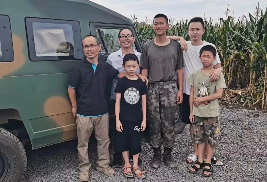 江洲镇26年来第三封“防汛家书”发出 “98洪水”抗灾人重返堤上