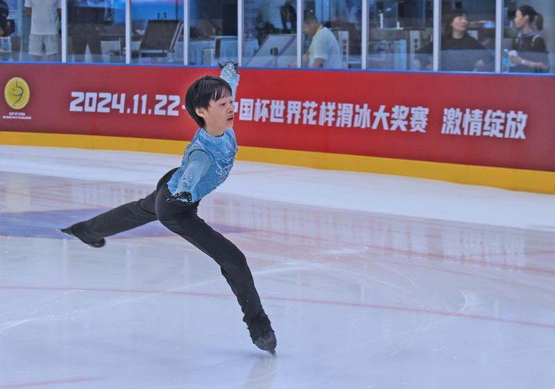 谷佳宸在赛场上一展风采。