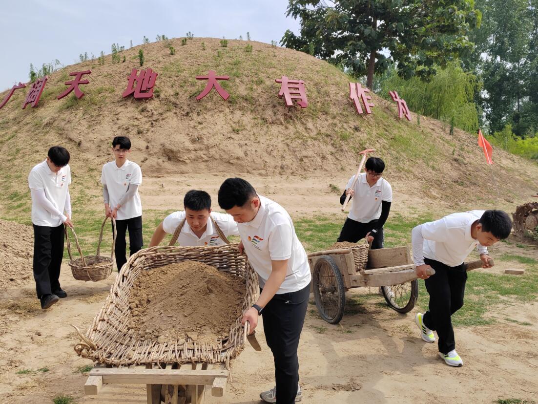江苏安全技术职业学院实践队走进兰考,追寻焦裕禄精神