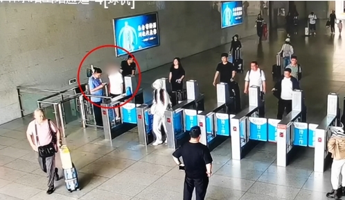河北邯郸：男子使用伪造证件乘车被拘留