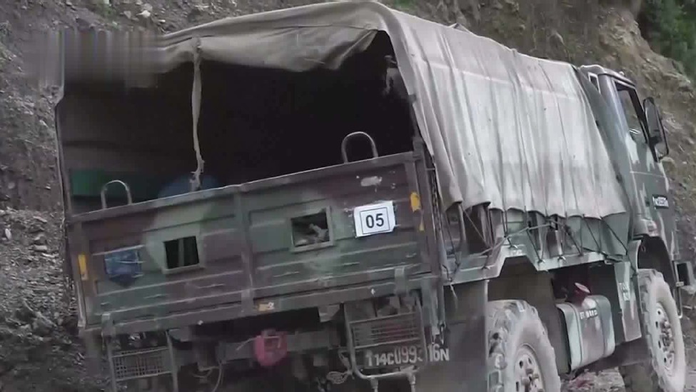 印控克什米尔一军车遭袭致5名士兵丧生