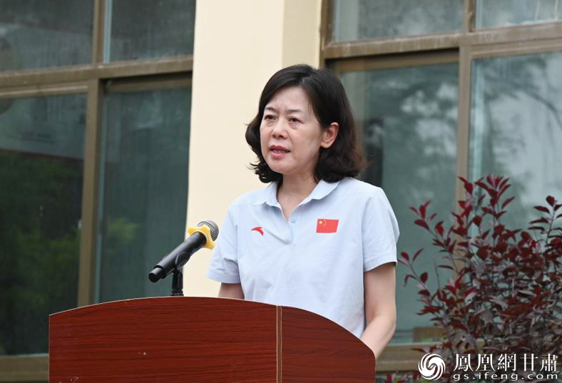 兰州大学党委常委、副校长曹红说，将与各方一道帮助积石山灾区群众创造美好未来。王文博　摄