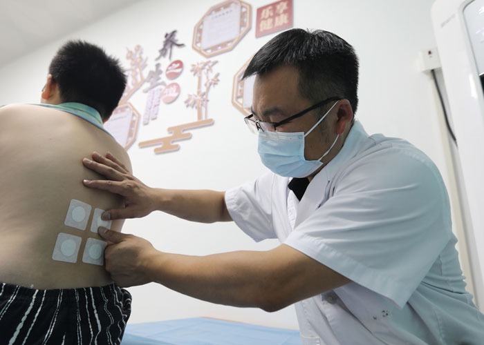 《万千气象看江西》江西东乡：“三伏贴”开贴