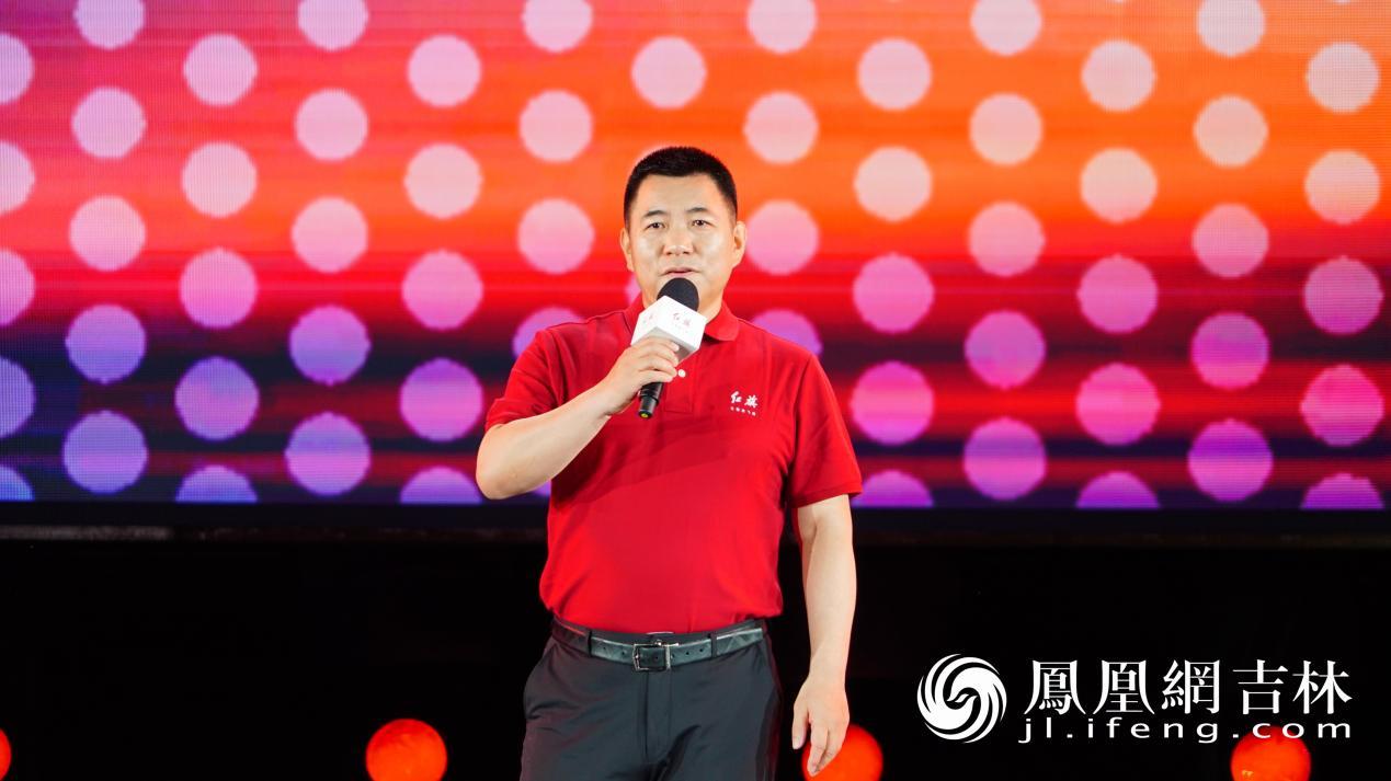 刘亦功发布“升红旗赠‘红旗’”活动。