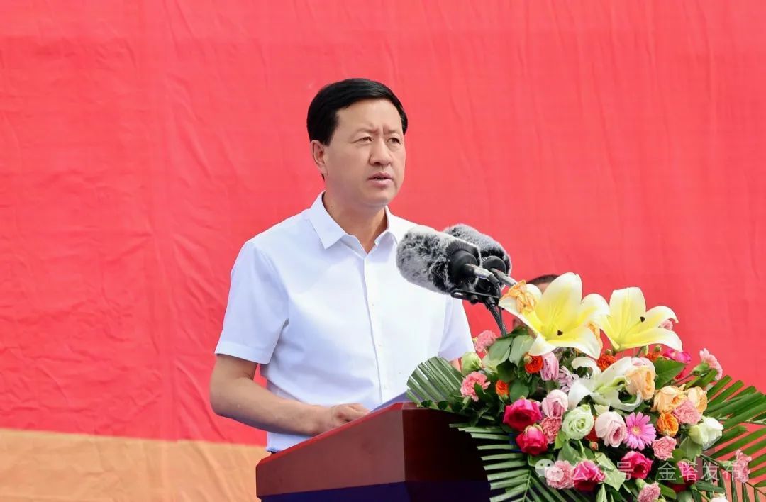 县委副书记、县长杜新红主持