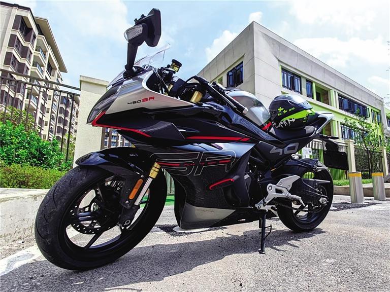 仿赛车型受到年轻人喜爱