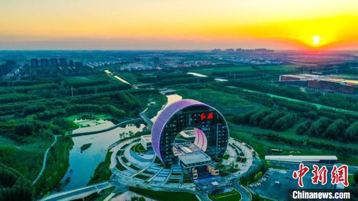 鸟瞰红旗创新大厦。(资料图) 长春汽开区供图