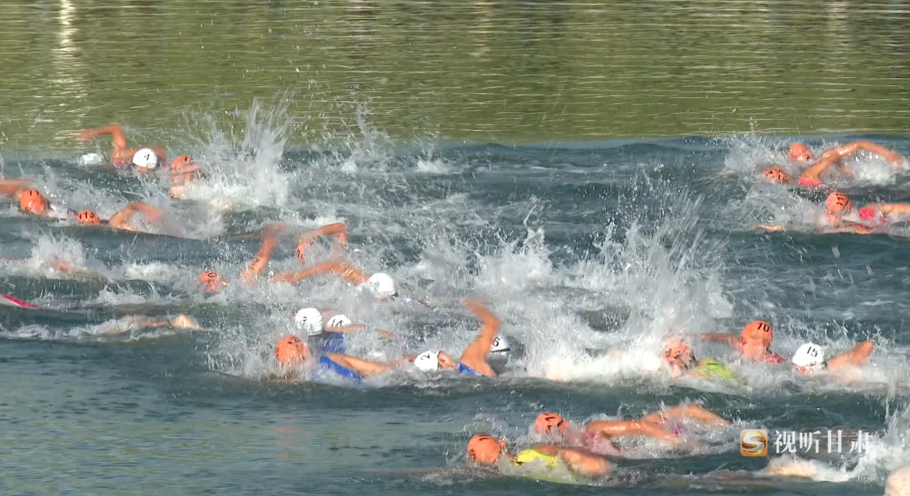 嘉峪关国际铁人三项鸣枪开赛　850名健儿逐梦戈壁