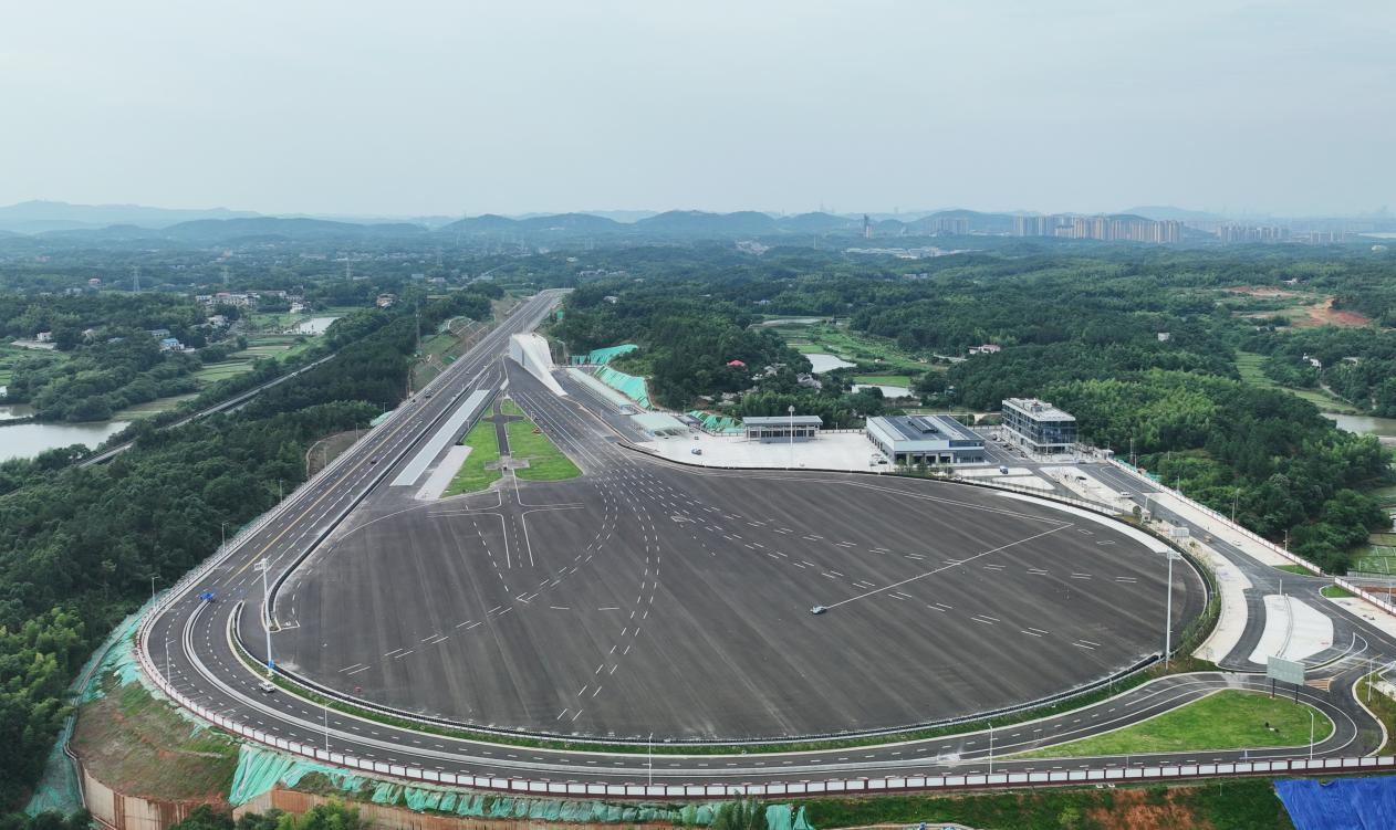 今年6月，湘江科学城国家智能网联汽车质量检验中心完成竣工验收