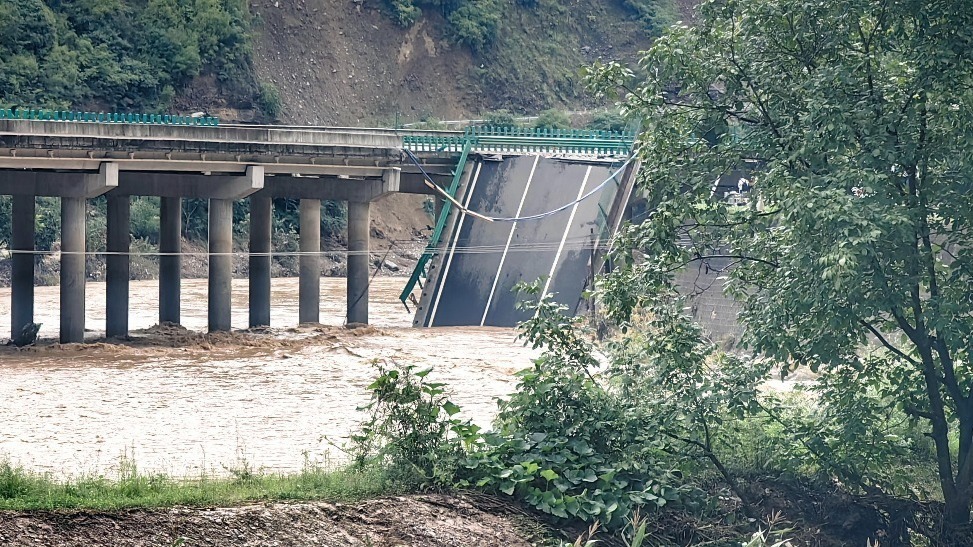 陜西柞水一公路橋梁垮塌，柞水致人致11人遇難