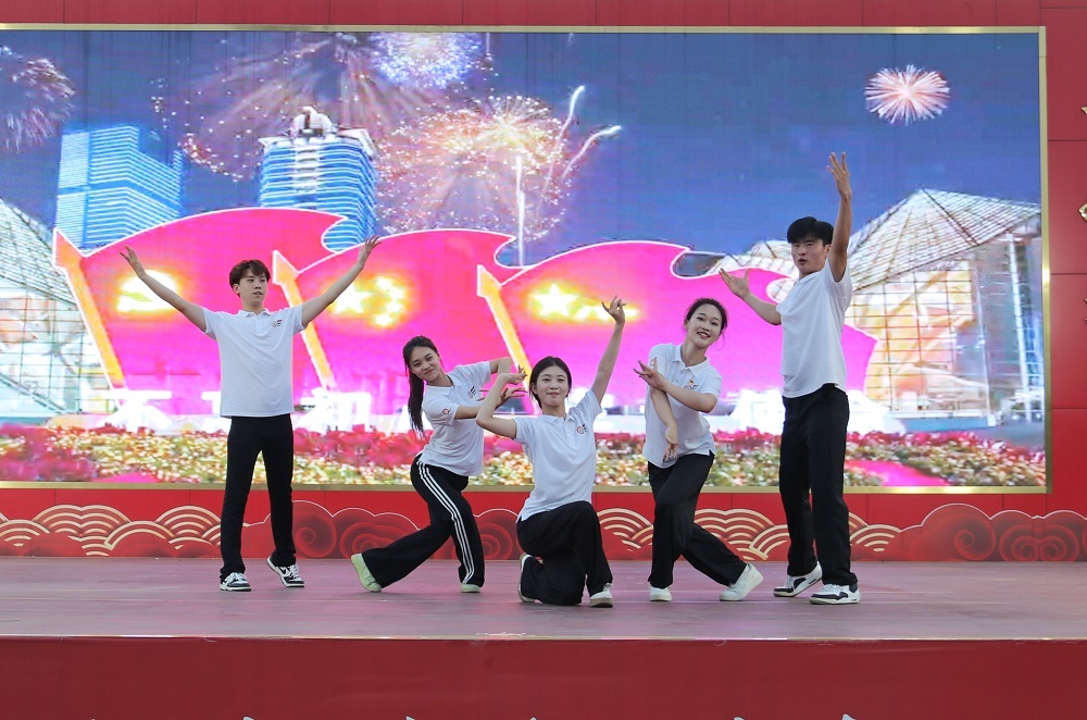 踏英雄足迹 忆非遗文化 传齐韵风采丨山东体育学院体育艺术学院三下乡暑期社会实践公益文艺演出在我镇精彩上演！