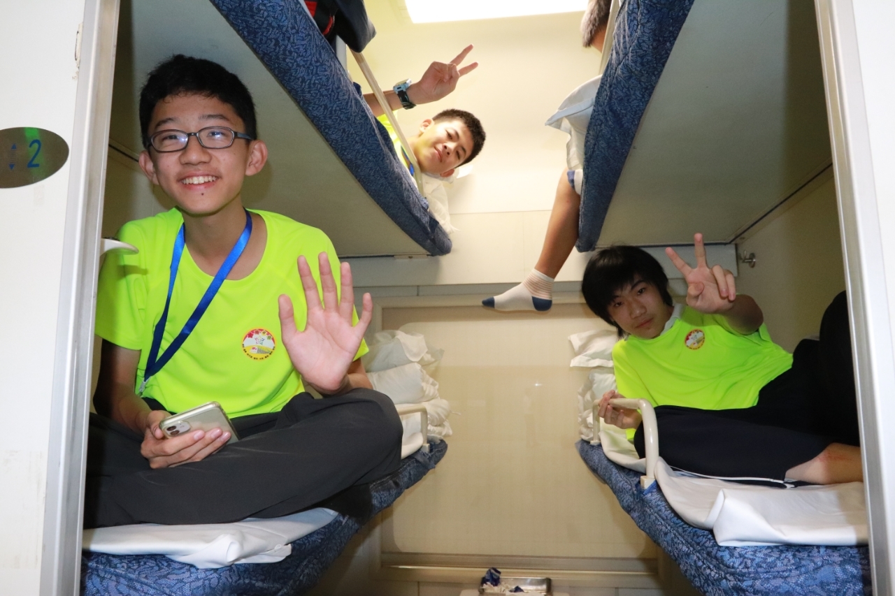 近千名深港澳台学子共乘Y2次研学专列 开启深度文化交流