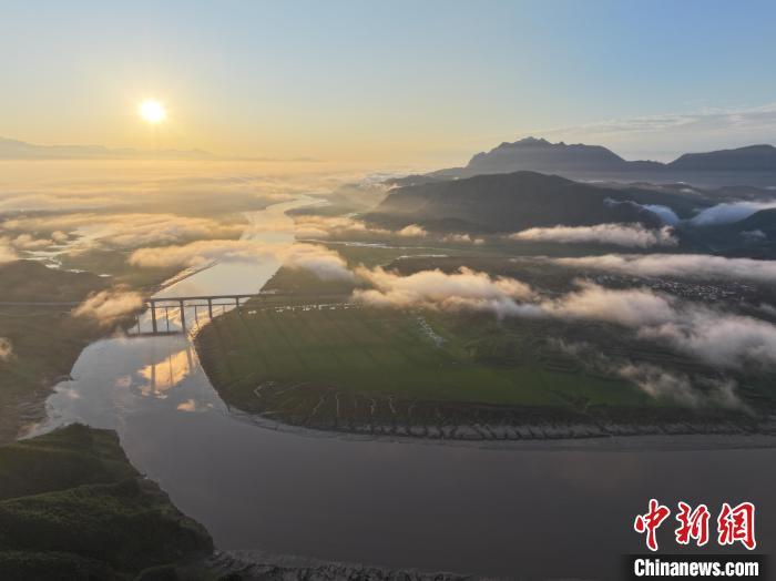 河南三门峡：夏日黄河风光美