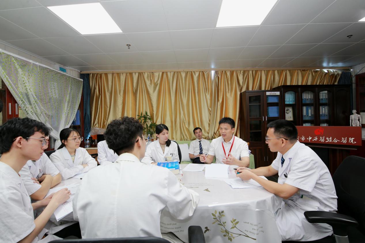 外科教学实施组专家敖雪仁教授现场点评