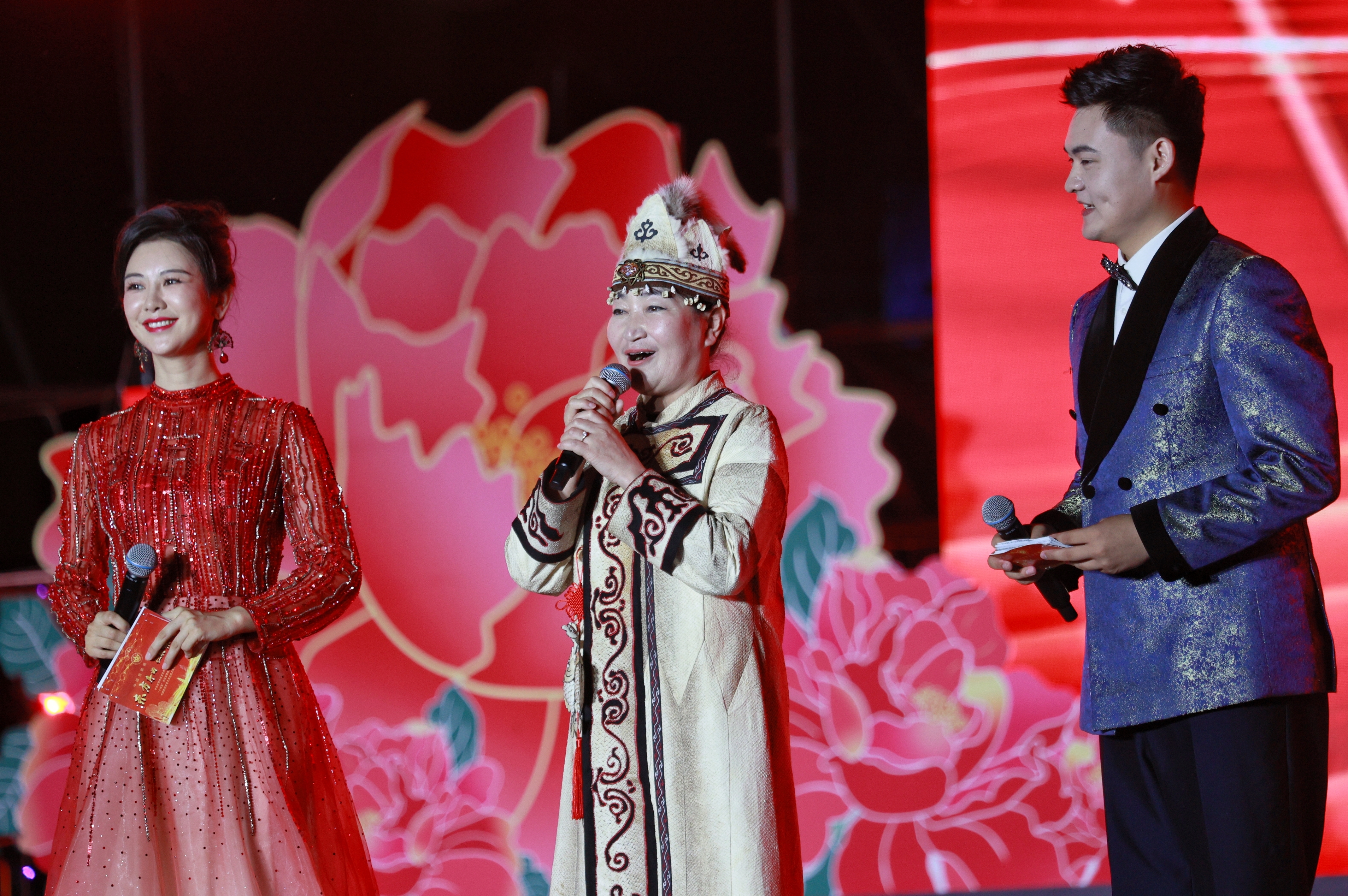 “东方序曲 红歌嘹亮——中国民歌展演 走进鸡西”活动精彩纷呈