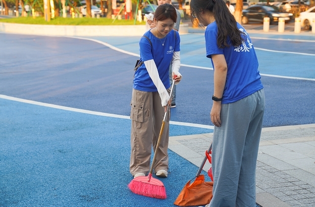 江西科技学院师生走进长江文化公园