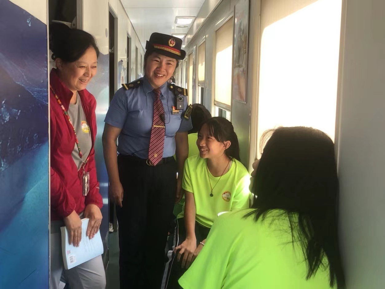 近千名深港澳台学子共乘Y2次研学专列 开启深度文化交流