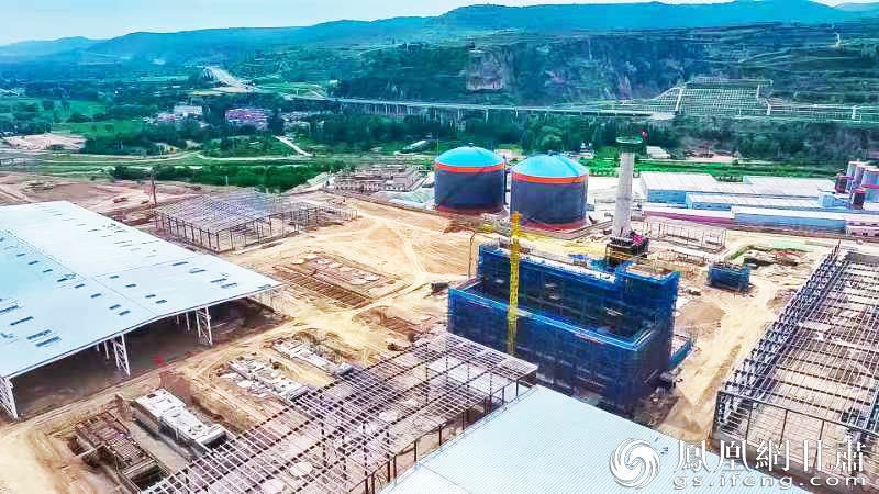 雨森集团年产36万吨高档生活用纸及纸制品项目在崇信如火如荼建设中　崇信县委宣传部供图