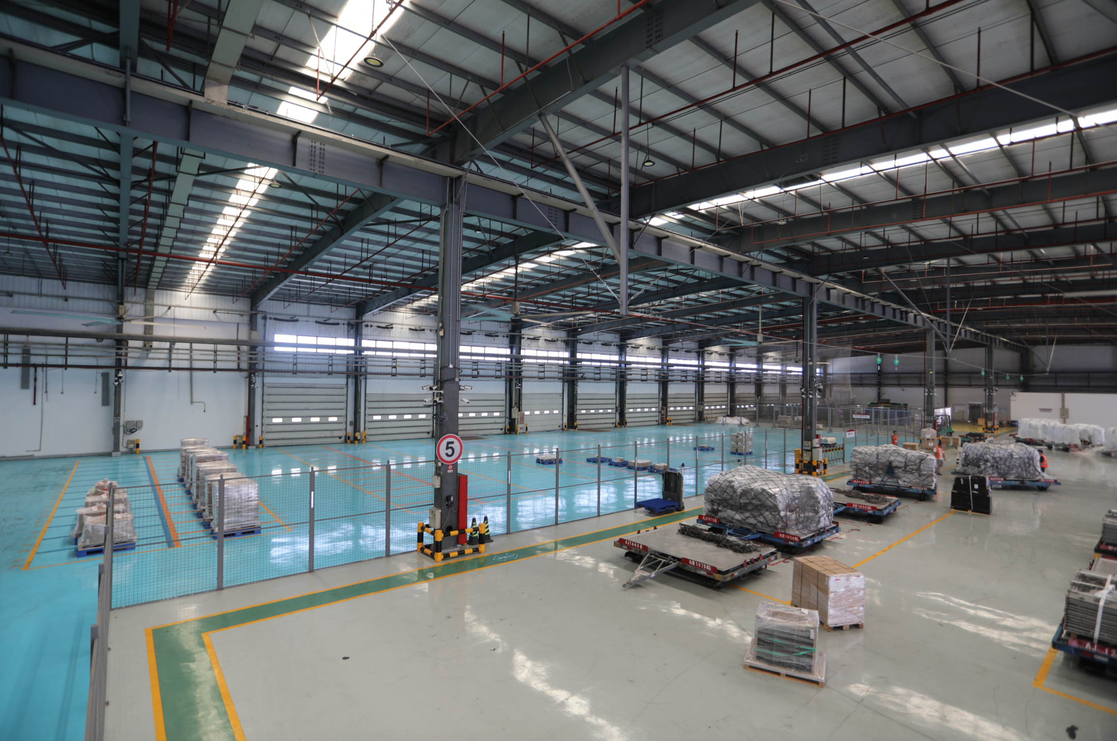 深圳机场启用国内首个  “智慧化、远程化”监管的国际货站