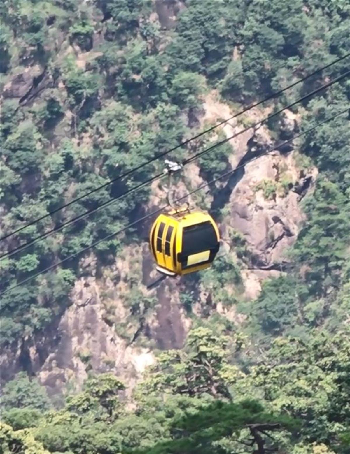 索道临时暂停 受访者视频截图.jpg
