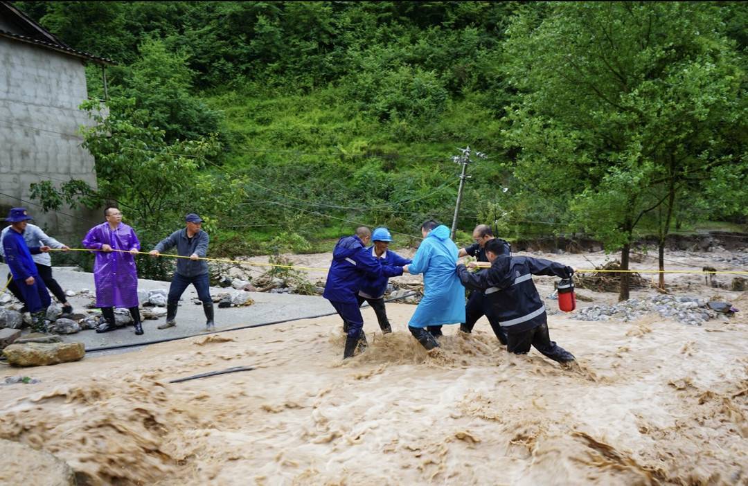 四川漢源村民回憶山洪暴發(fā)：八九十歲的老人都說沒見過這么大的泥石流