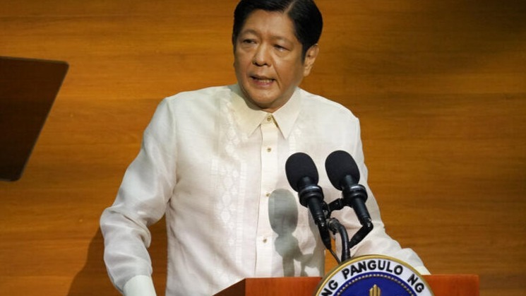 菲律宾总统：将以和平方式解决南海问题