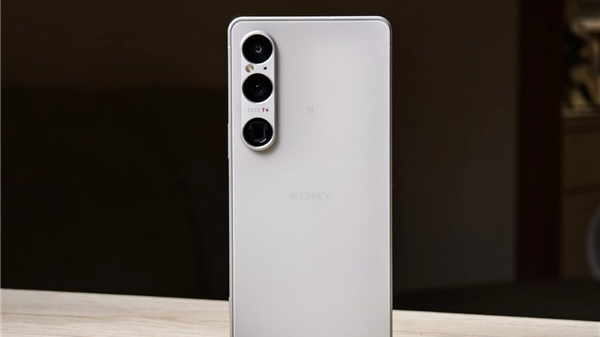 索尼Xperia 1 VII外觀曝光：相機條設計 媲美Google Pixel