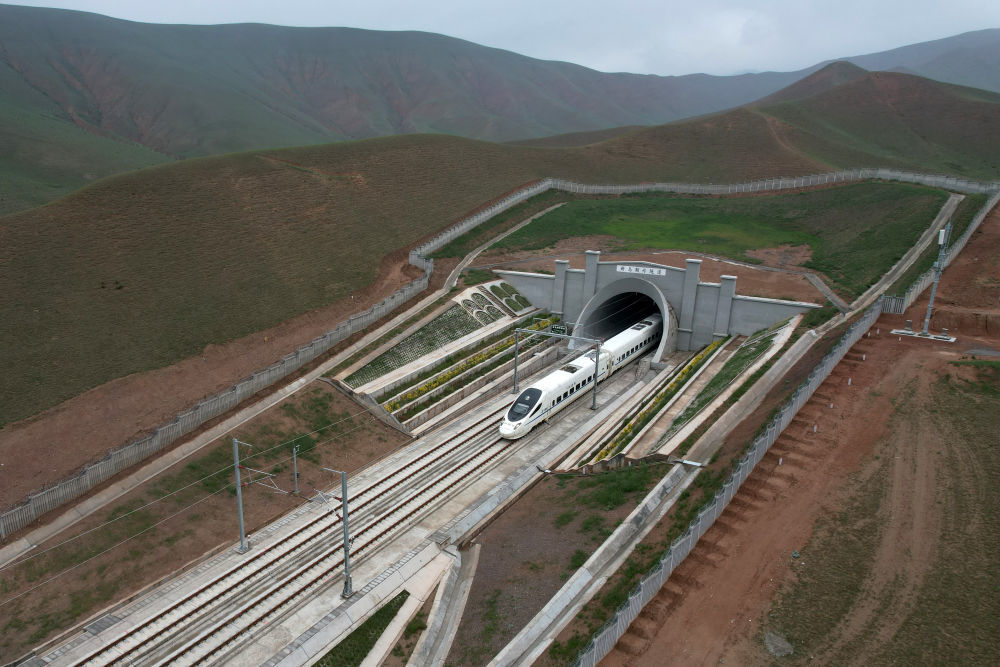 连霍高速乌鞘岭隧道图片