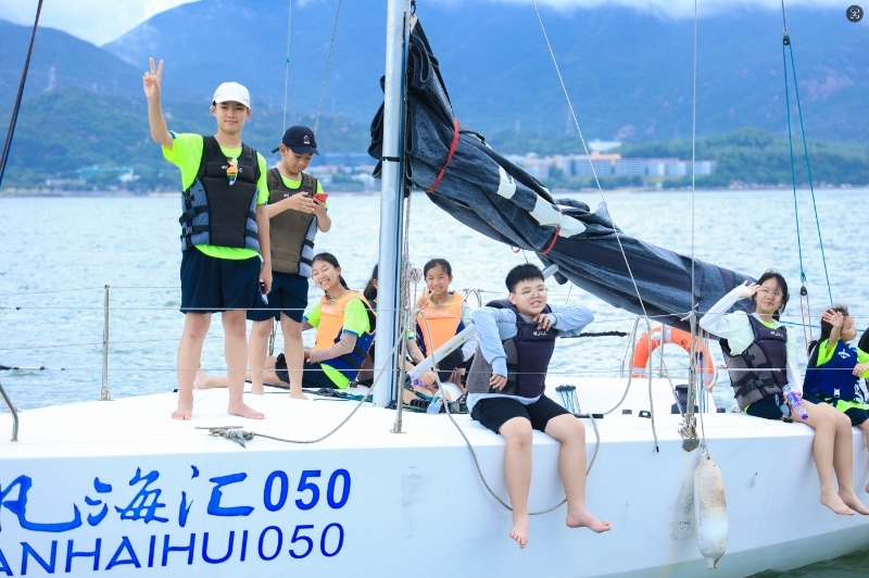 31名西藏师生来到深圳