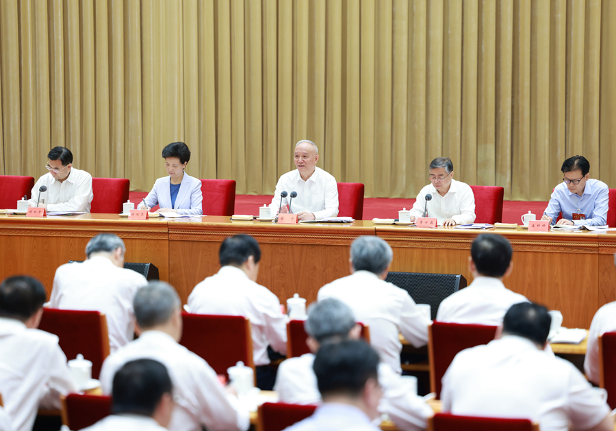 7月24日，学习贯彻党的二十届三中全会精神中央宣讲团动员会在北京召开，中共中央政治局常委、中央书记处书记蔡奇出席会议并讲话。新华社记者　王晔　摄