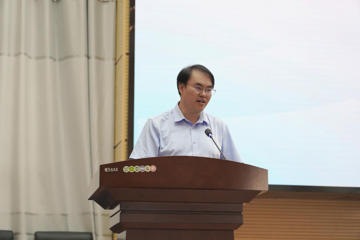 中共陆良县委教育体育工委委员王明超致辞