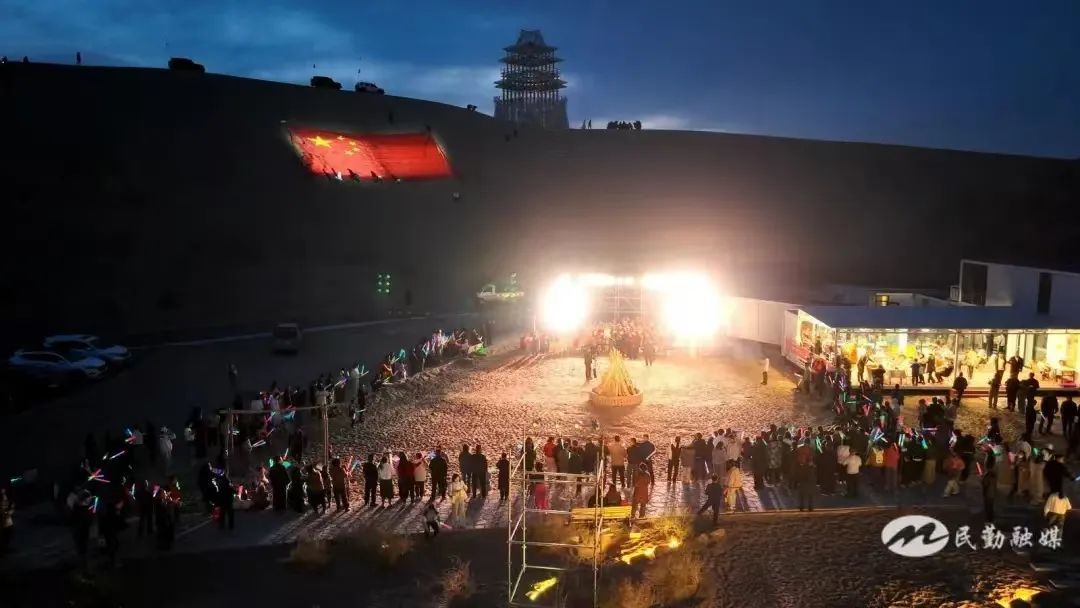 夜晚的武威游客如织　再现诗词中的盛唐景象