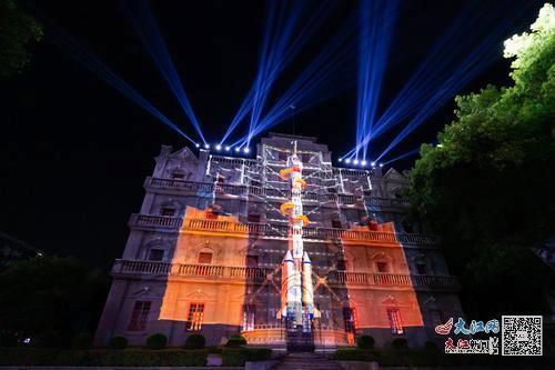 灯光秀之载人火箭画面。 (南昌八一起义纪念馆供图)