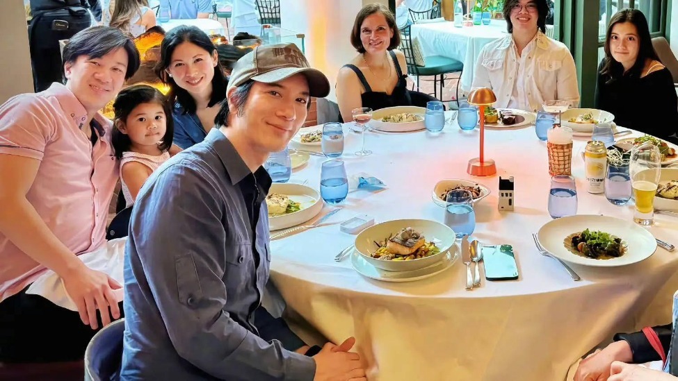 王力宏晒家庭聚会合照 三个孩子均未参加封面图