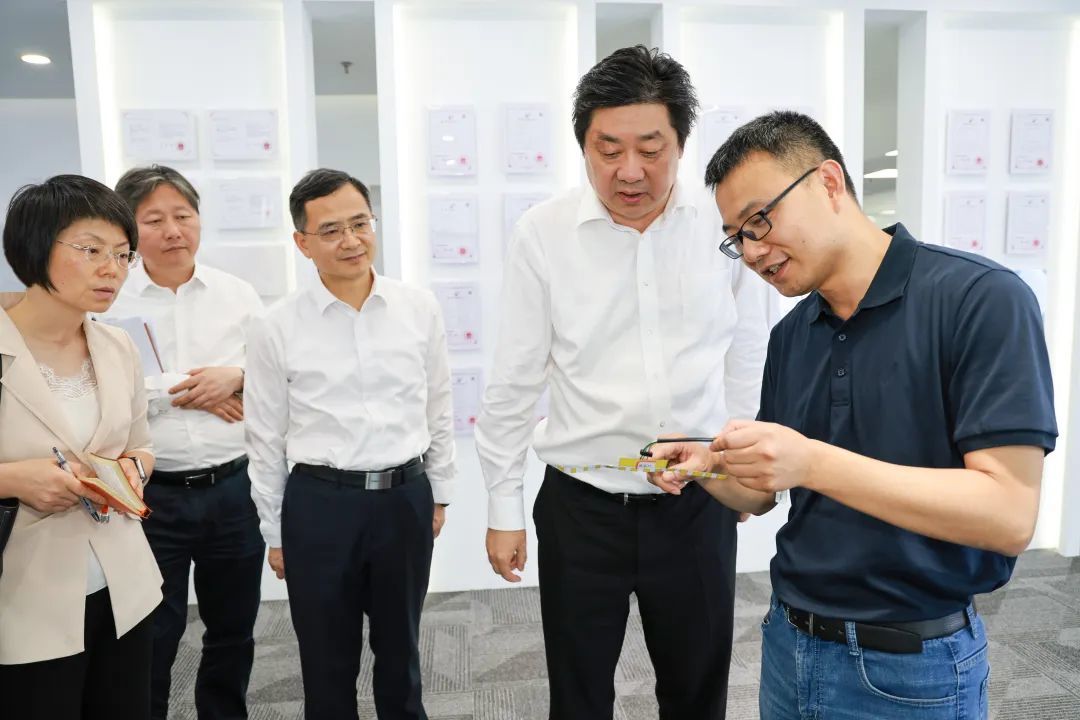 无锡市长赵建军:全力做强做大车规级芯片创新圈