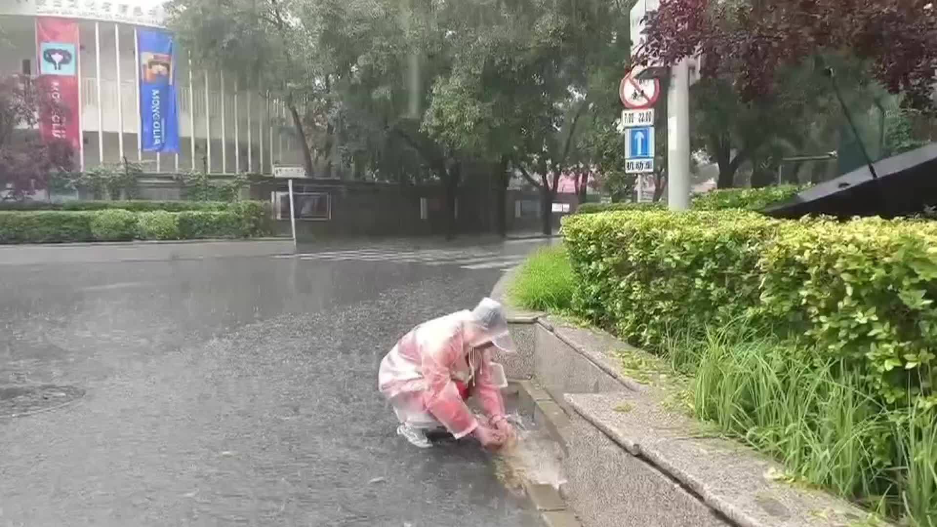 3000朝阳环卫人奋战一线