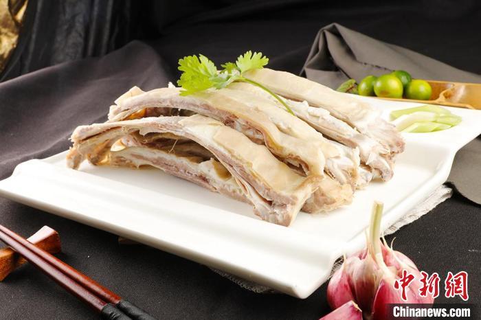 图为在甘肃临夏州东乡县拍摄的东乡手抓羊肉　(资料图)东乡县委宣传部供图