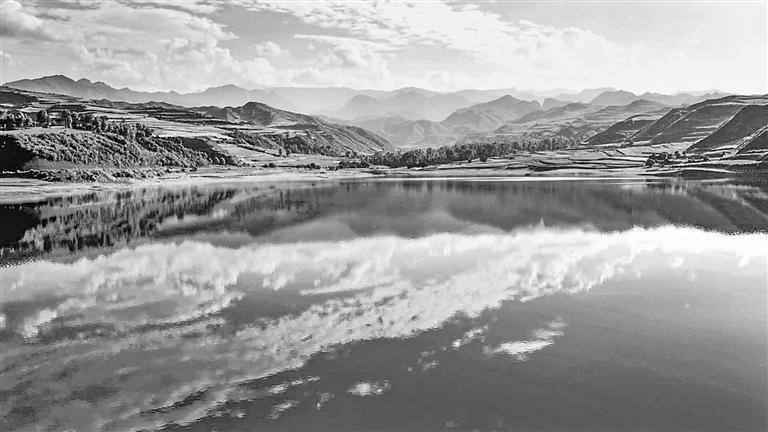 渭源县五竹镇峡口水库风景如画　新甘肃&middot;甘肃日报通讯员　曹新杰