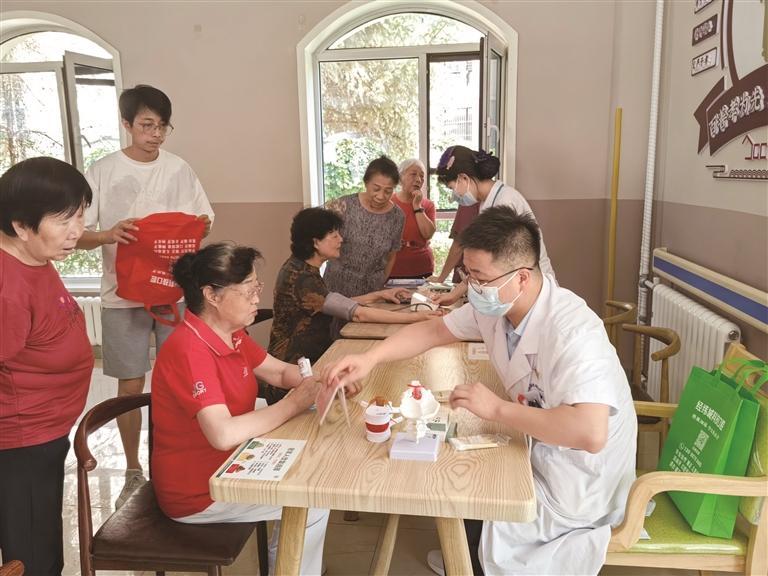 医疗保健　董永前　摄