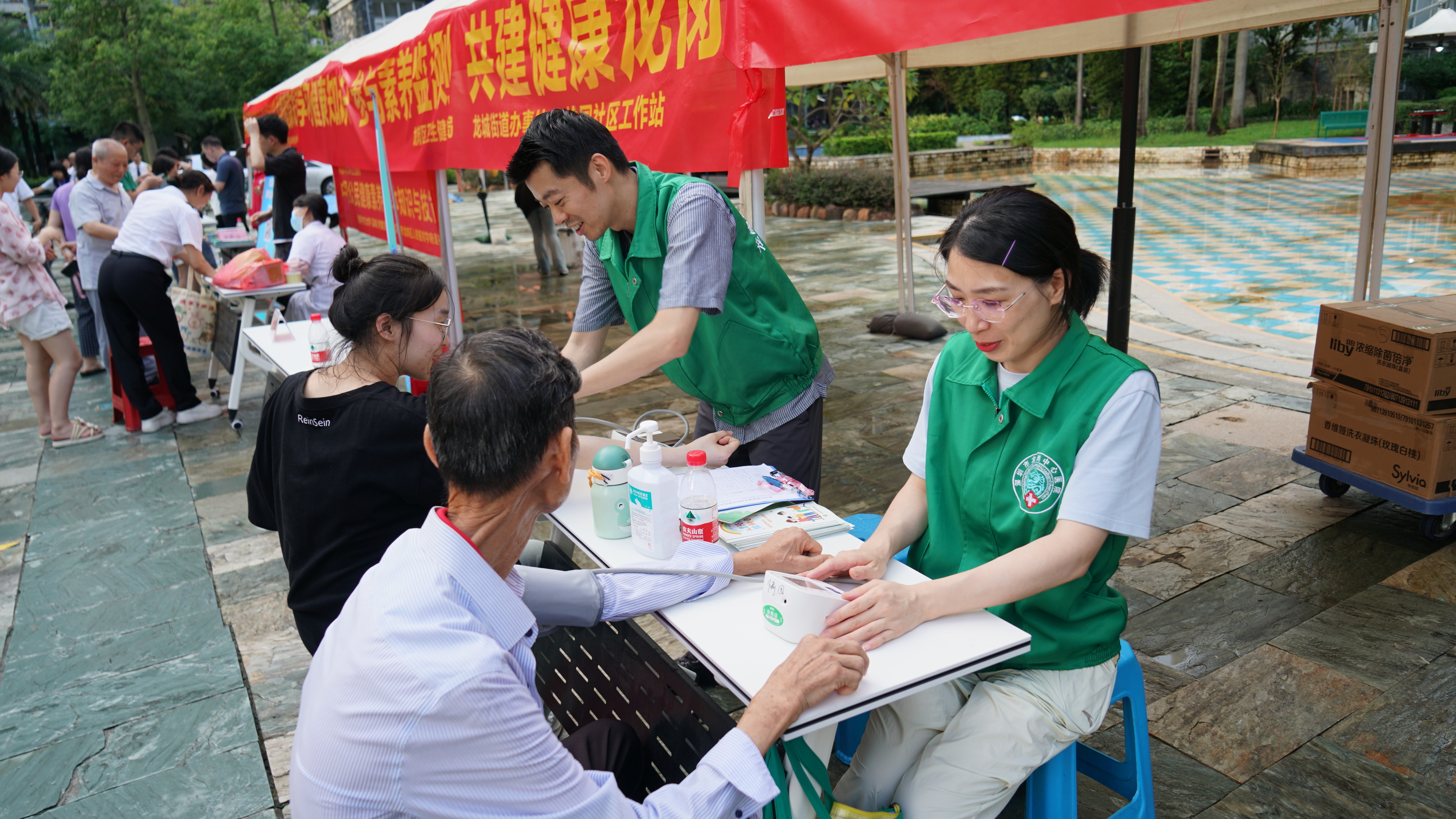 为健康“发力”！龙城街道开展居民健康素养提升宣传活动