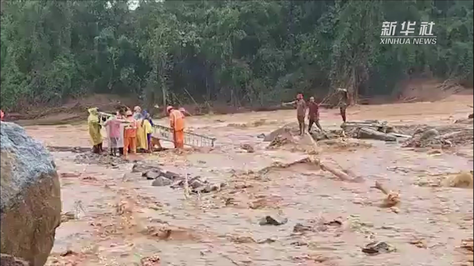 印度喀拉拉邦山体滑坡造成66人死亡